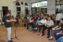 بالصور: معهد "قرار" للموسيقى والفنون ينظم امسية تجنيد أموال لاغاثة غزة